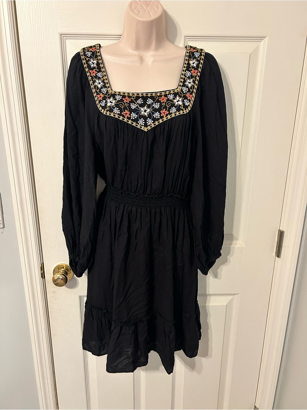 Women’s Max Studio Black Long-Sleeve Embroidered Square-Neck Bohemian StyleDress